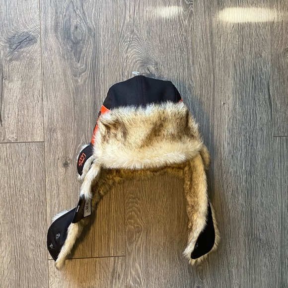 Philadelphia FLYERS Trapper hat- NEW - Picture 2 of 7